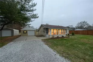 451 Yager Rd, New Franklin, OH 44216 - Photo 3