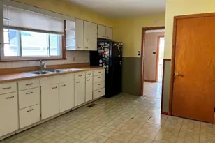 637 5th St, New Martinsville, WV 26155 - Photo 7