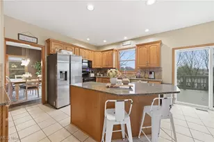 4212 Devonshire Ct, Akron, OH 44321 - Photo 19