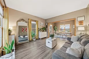 4212 Devonshire Ct, Akron, OH 44321 - Photo 11