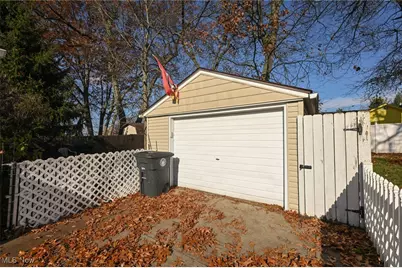 639 Chester Avenue, Akron, OH 44314 - Photo 21