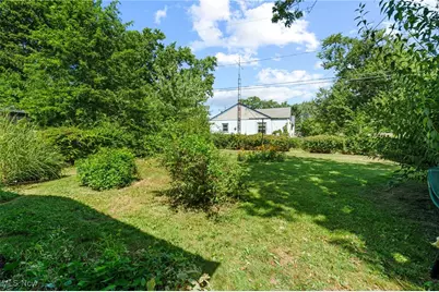 390 E College Street, Alliance, OH 44601 - Photo 23