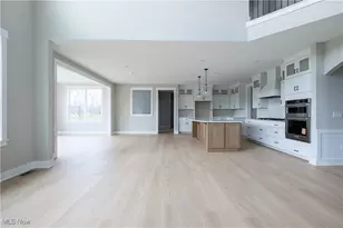 32584 Royal Troon Dr, Avon Lake, OH 44012 - Photo 9