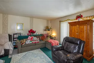 24910 Ridgeline Dr, Huber Heights, OH 44146 - Photo 3