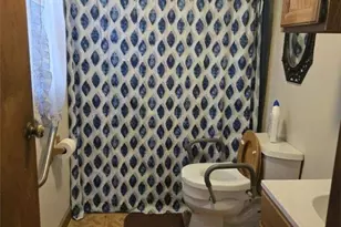 260 Oakwood St, Elyria, OH 44035 - Photo 7