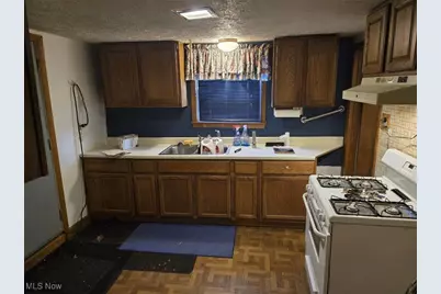 260 Oakwood Street, Elyria, OH 44035 - Photo 5