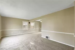 2577 Hawthorne Rd, Cuyahoga Falls, OH 44221 - Photo 15