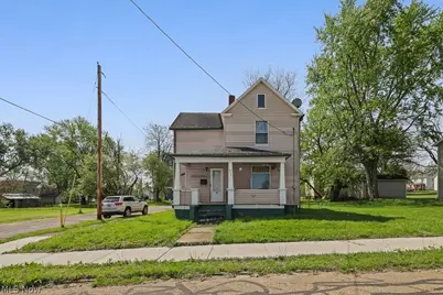 955 E Summit Street, Alliance, OH 44601 - Photo 1