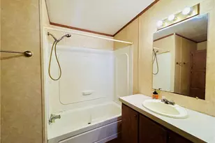 10481 Knowlton Rd, Garrettsville, OH 44231 - Photo 19