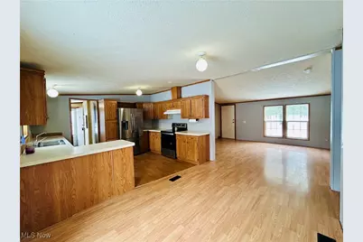 10481 Knowlton Road, Garrettsville, OH 44231 - Photo 9