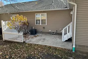 704 Rivers Edge Ln, Painesville, OH 44077 - Photo 3