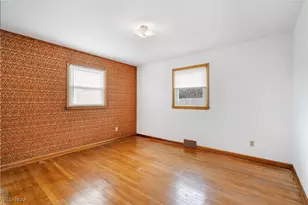 2592 Nadyne Dr, Youngstown, OH 44511 - Photo 13