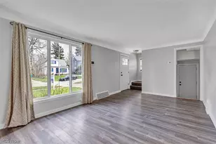 5194 Homewood Ave, Maple Heights, OH 44137 - Photo 5