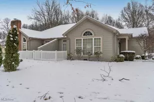 11 Hunters Woods Blvd, Canfield, OH 44406 - Photo 5