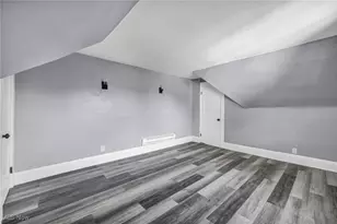 10112 Kinsman Rd, Loveland, OH 44104 - Photo 41