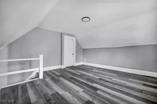 10112 Kinsman Rd, Loveland, OH 44104 - Photo 43