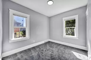 10112 Kinsman Rd, Loveland, OH 44104 - Photo 33