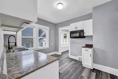 10112 Kinsman Road, Loveland, OH 44104 - Photo 23