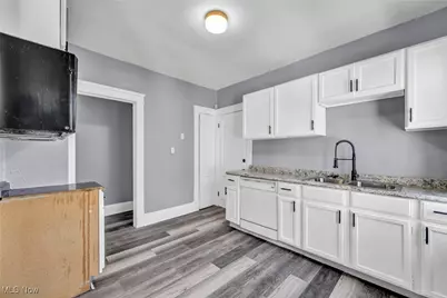 10112 Kinsman Road, Loveland, OH 44104 - Photo 25