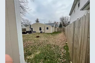 34205 Victor Drive, Eastlake, OH 44095 - Photo 19