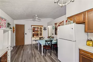 1240 Benton St, Barberton, OH 44203 - Photo 15