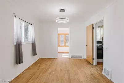 1911 Beverly Hills Drive, Euclid, OH 44117 - Photo 7