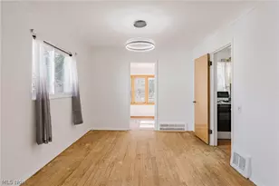 1911 Beverly Hills Dr, Euclid, OH 44117 - Photo 7