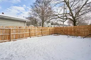 395 Massillon Rd, Akron, OH 44312 - Photo 15