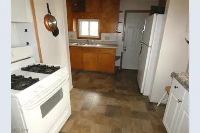 298 McKinley Avenue, Newcomerstown, OH 43832 - Photo 11