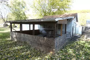 298 McKinley Ave, Newcomerstown, OH 43832 - Photo 3