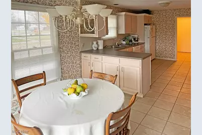 311 E 293rd Street, Willowick, OH 44095 - Photo 9