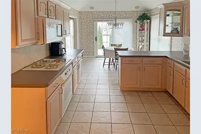 311 E 293rd Street, Willowick, OH 44095 - Photo 7