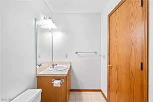 2186 Prestwick Dr, Uniontown, OH 44685 - Photo 23