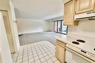 935 Canyon View Rd, Sagamore Hills, OH 44067 - Photo 9