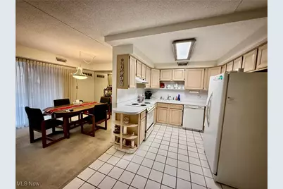 935 Canyon View Road, Sagamore Hills, OH 44067 - Photo 17