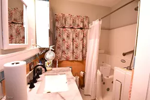 15 Vermont Ave, Youngstown, OH 44512 - Photo 11