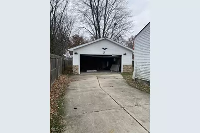 3211 Kneirim Drive, Lorain, OH 44053 - Photo 3