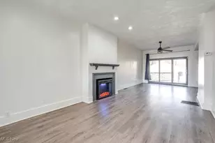 230 W 39th St, Lorain, OH 44052 - Photo 5