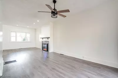 230 W 39th Street, Lorain, OH 44052 - Photo 9