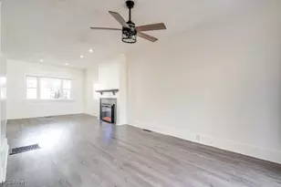 230 W 39th St, Lorain, OH 44052 - Photo 9