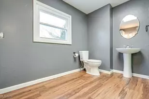 230 W 39th St, Lorain, OH 44052 - Photo 25