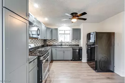 230 W 39th Street, Lorain, OH 44052 - Photo 13