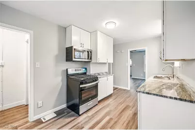 414 10th Street, Struthers, OH 44471 - Photo 5