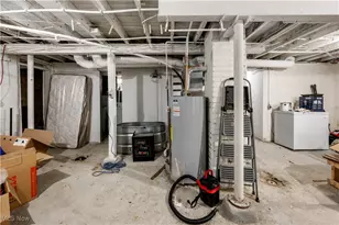 994 Moeller Ave, Akron, OH 44307 - Photo 17