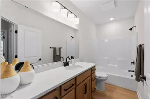 449 Harbor Ln, Lorain, OH 44052 - Photo 15