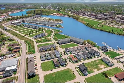 449 Harbor Lane, Lorain, OH 44052 - Photo 31