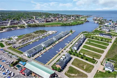 449 Harbor Lane, Lorain, OH 44052 - Photo 35