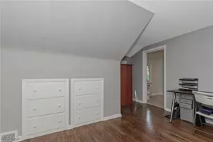 23910 Wimbledon Rd, Huber Heights, OH 44122 - Photo 29