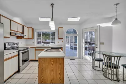 17922 Cambridge Oval, Strongsville, OH 44136 - Photo 9