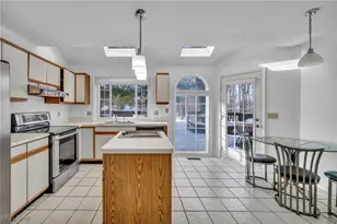 17922 Cambridge Oval, Strongsville, OH 44136 - Photo 9